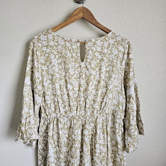 Bohemian floral tan and white bell sleeve a- line midi dress nwt - Picture 6 of 9